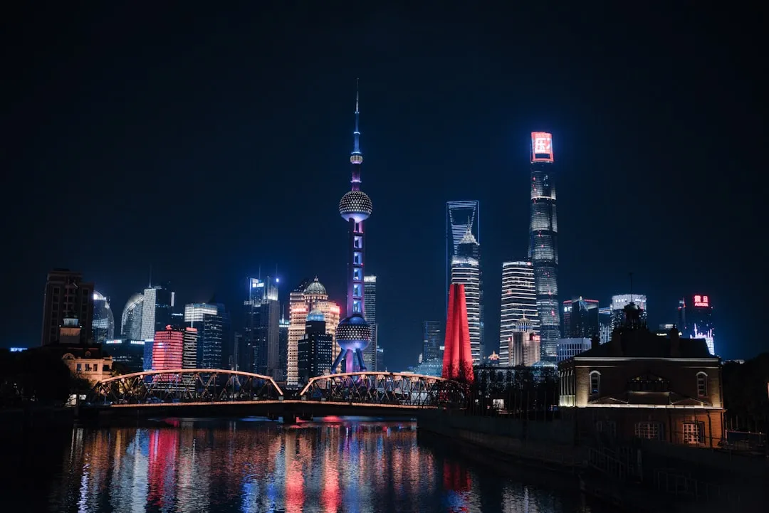 2025年二手资产处置新政解读：企业闲置设备拍卖合规要点