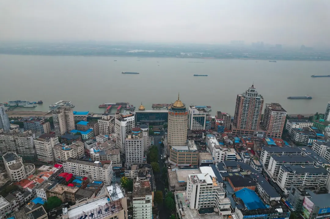 上海企业二手设备资产处置：线上竞拍模式如何提升变现效率